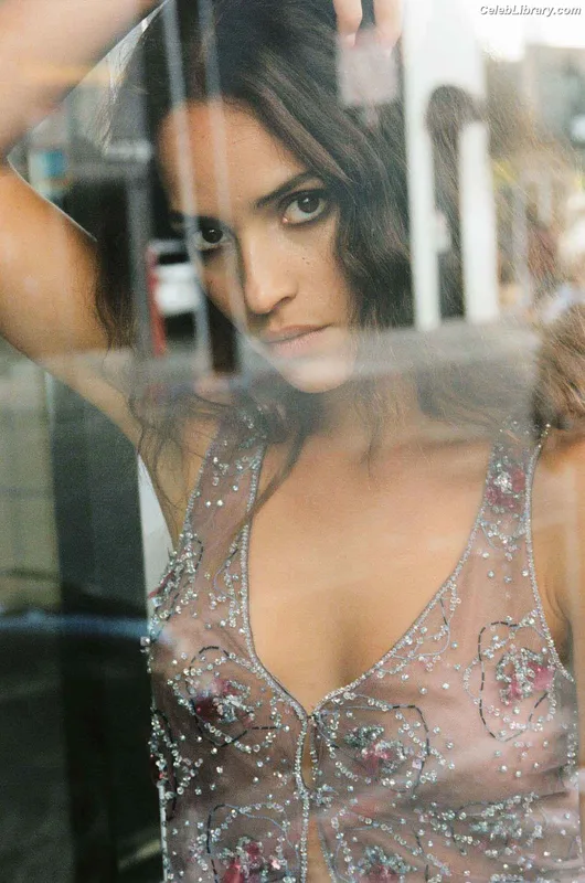 Adria Arjona photo 7 of 668