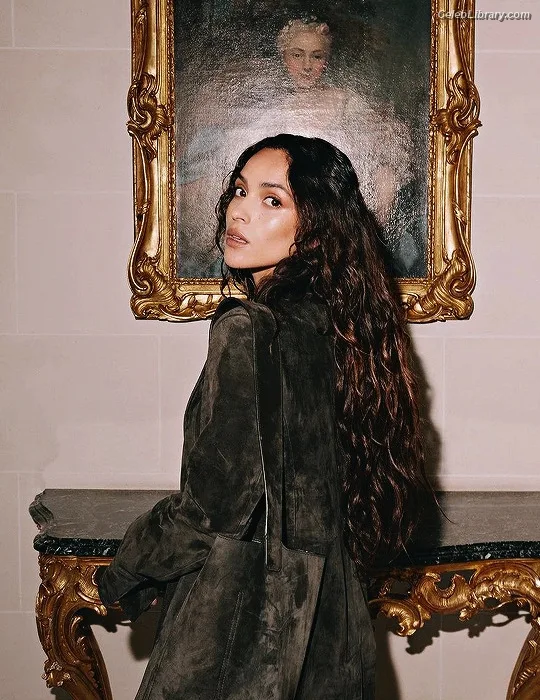 Adria Arjona photo 17 of 668