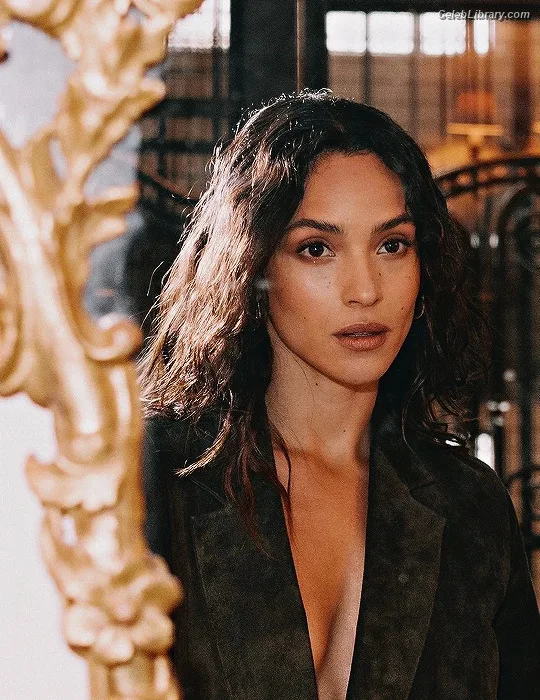 Adria Arjona photo 19 of 668