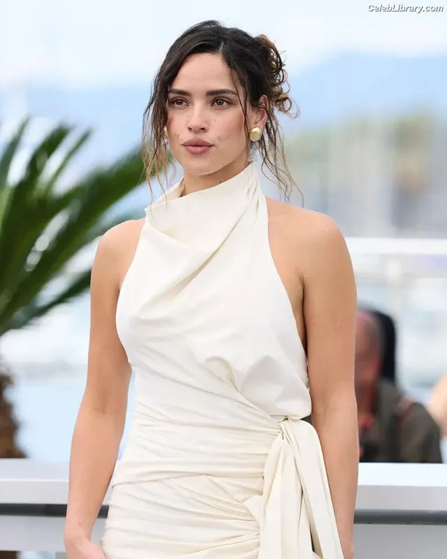Adria Arjona photo 2 of 668
