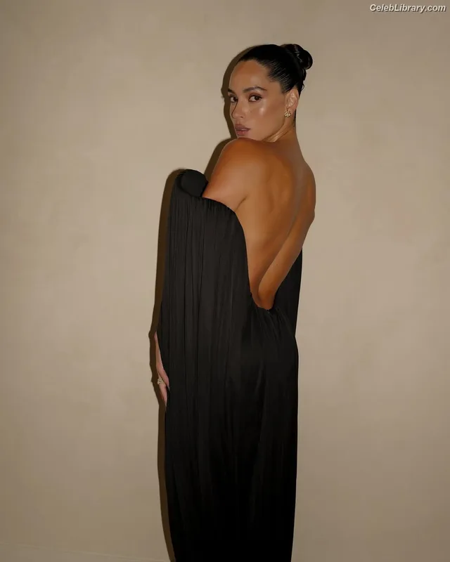 Adria Arjona photo 20 of 668
