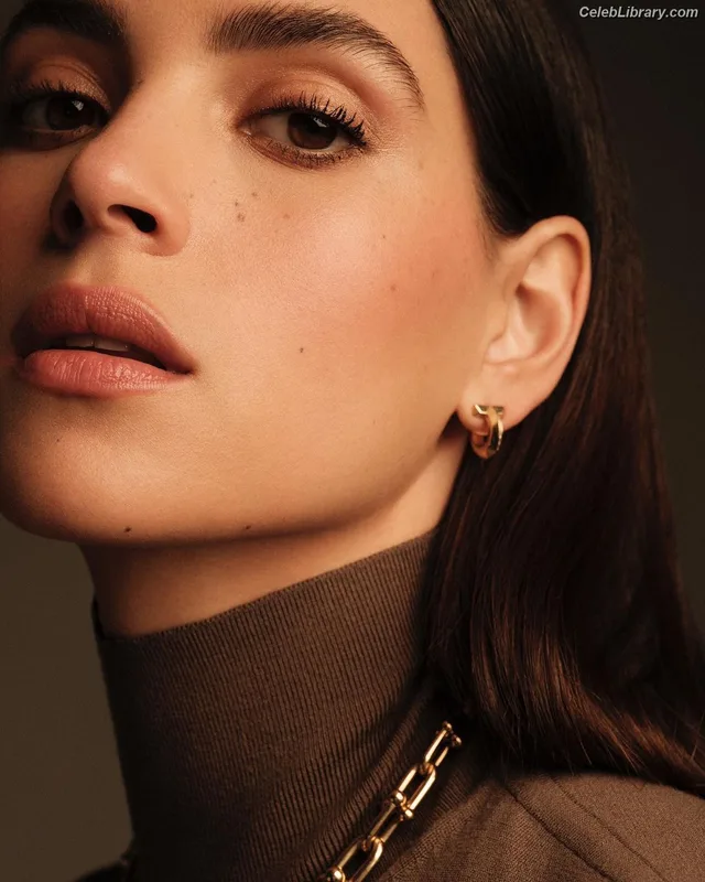 Adria Arjona photo 8 of 668