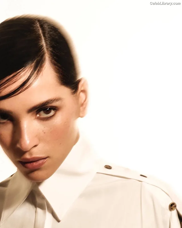 Adria Arjona photo 12 of 668
