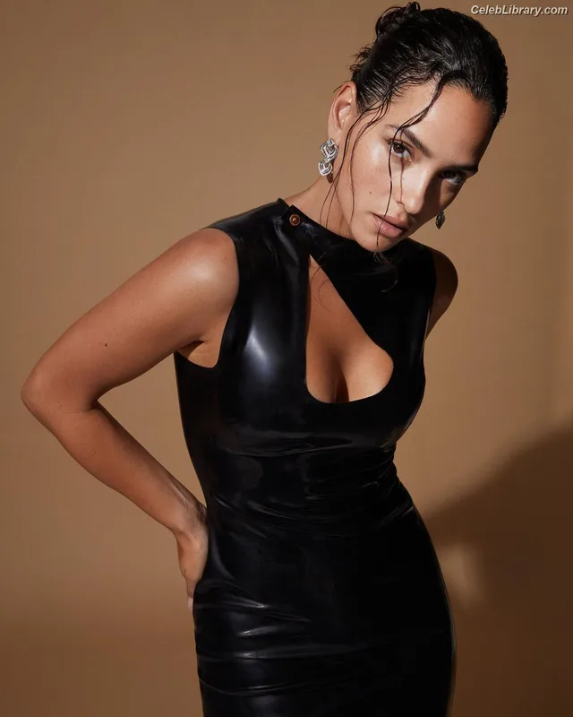 Adria Arjona photo 3 of 668