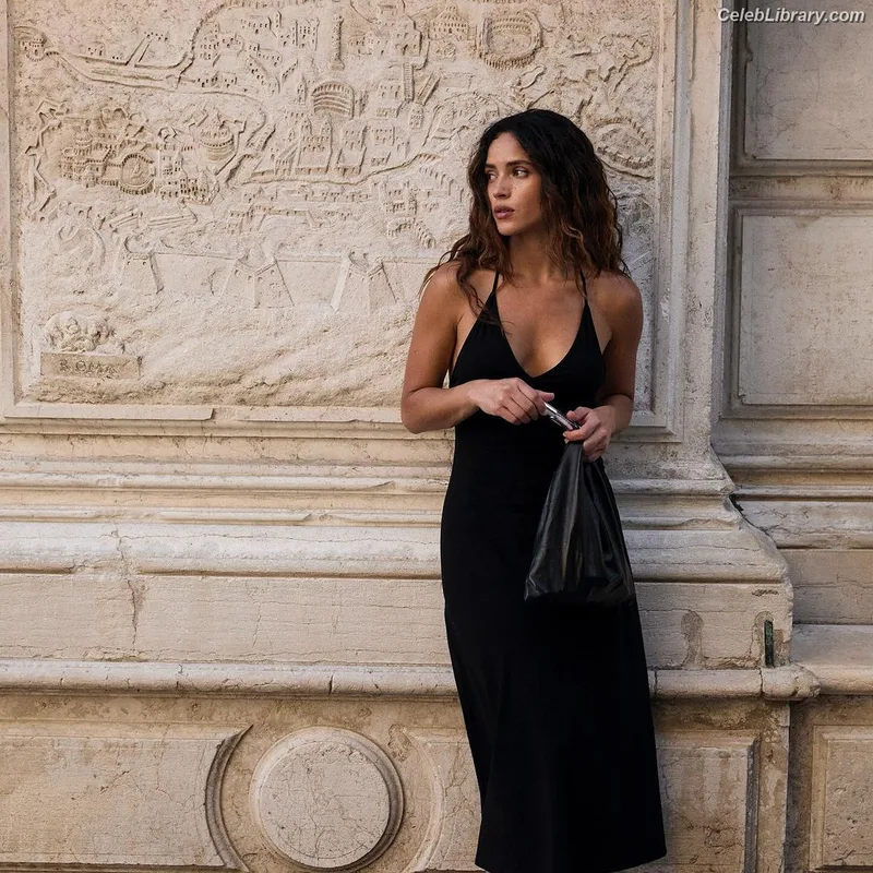 Adria Arjona photo 11 of 668