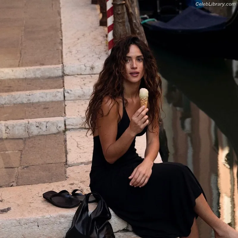 Adria Arjona photo 12 of 668