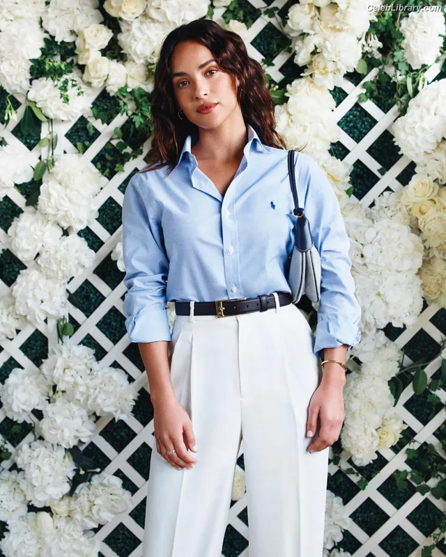 Adria Arjona photo 1 of 668