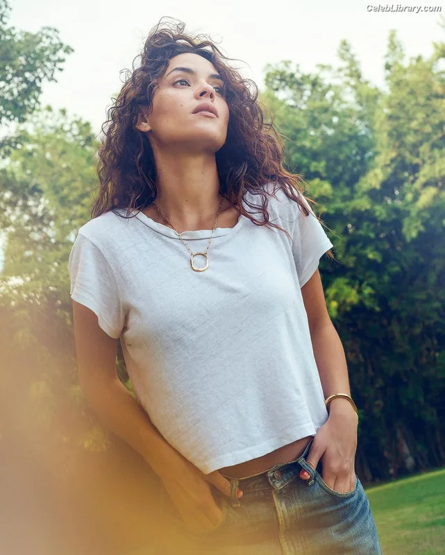 Adria Arjona photo 16 of 668