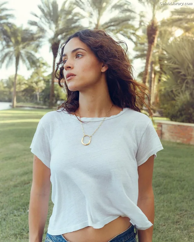 Adria Arjona photo 17 of 668