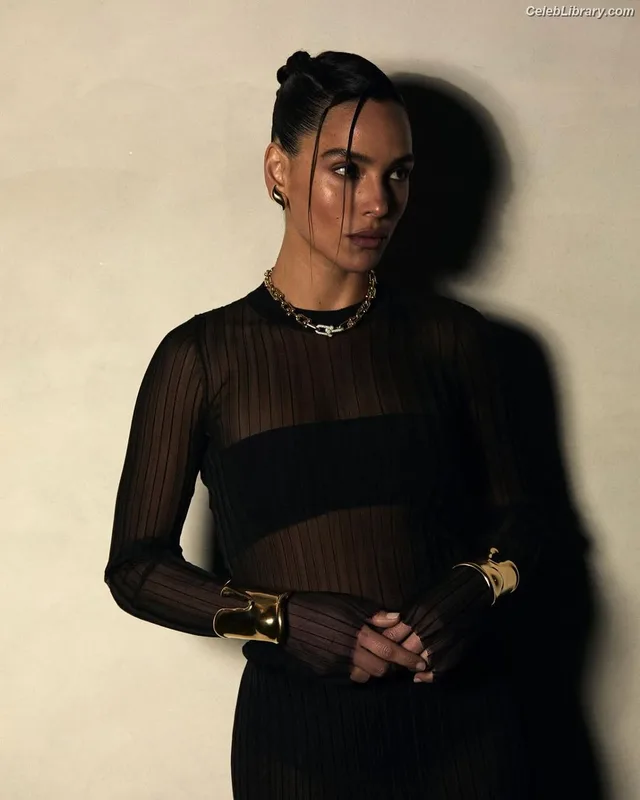 Adria Arjona photo 15 of 668
