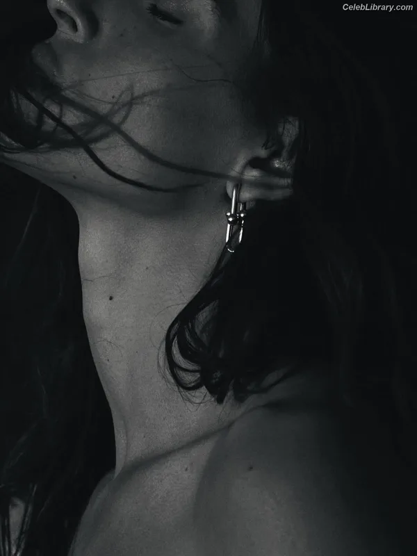 Adria Arjona photo 6 of 668
