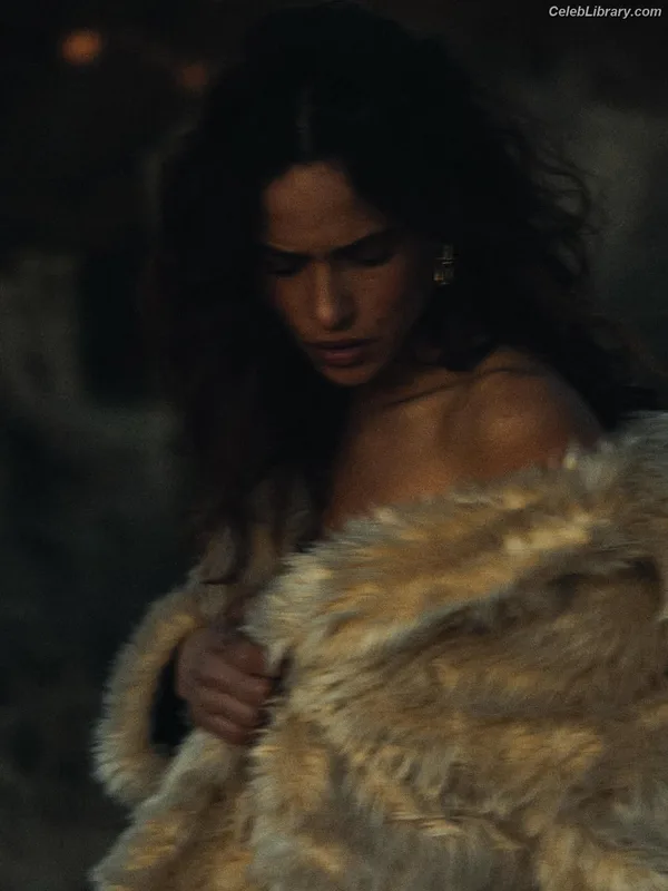 Adria Arjona photo 9 of 668