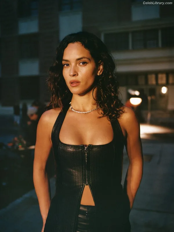 Adria Arjona photo 7 of 668