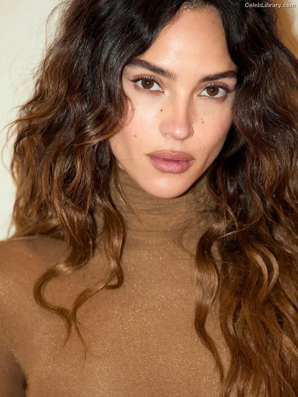 Adria Arjona photo 8 of 668