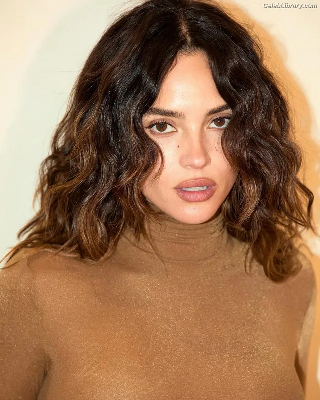 Adria Arjona photo 15 of 668