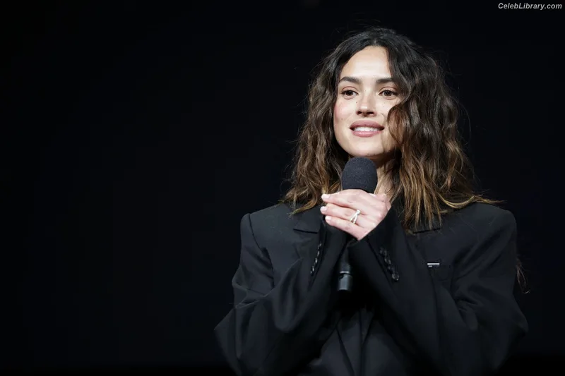 Adria Arjona photo 1 of 668