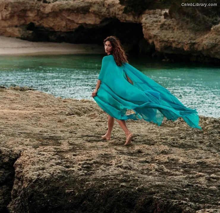 Adria Arjona photo 7 of 668