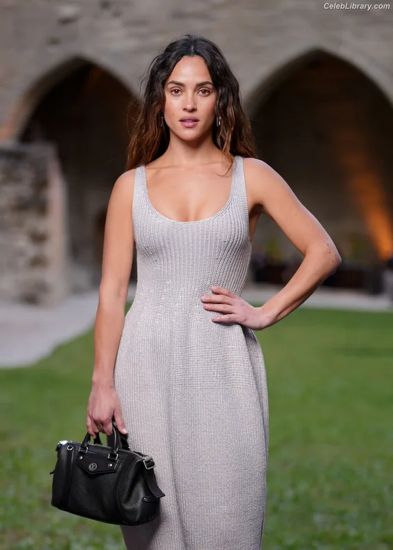 Adria Arjona photo 16 of 668