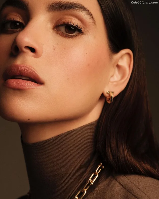 Adria Arjona photo 4 of 668