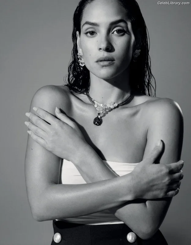 Adria Arjona photo 16 of 668