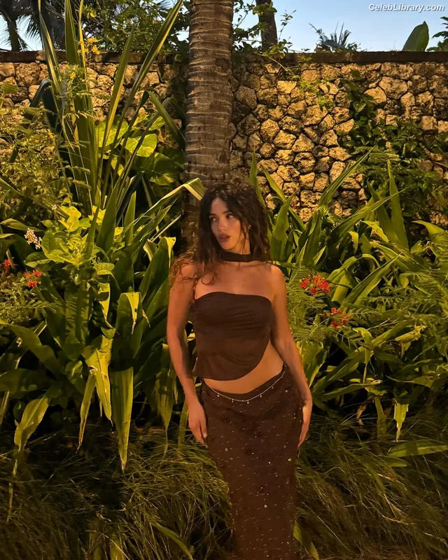 Adria Arjona photo 5 of 668