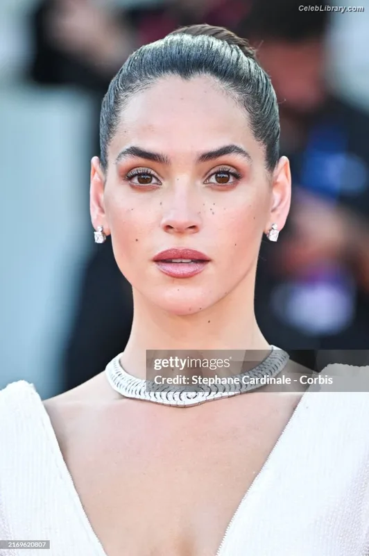 Adria Arjona photo 9 of 668