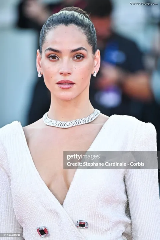 Adria Arjona photo 10 of 668