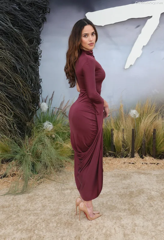 Adria Arjona photo 1 of 668