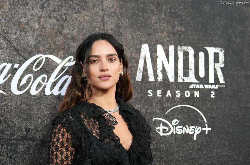 Adria Arjona photo 1 of 668