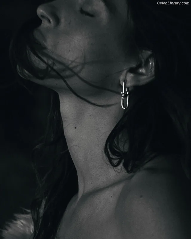Adria Arjona photo 21 of 668