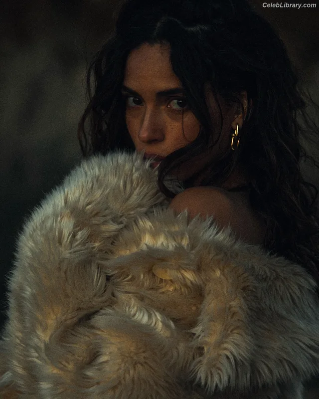 Adria Arjona photo 22 of 668