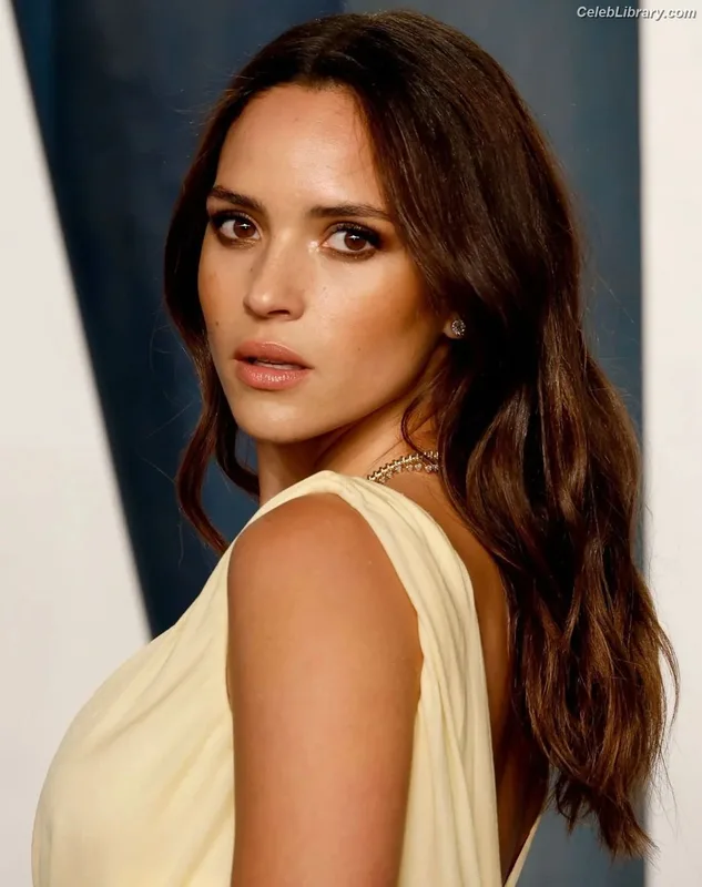 Adria Arjona photo 3 of 668