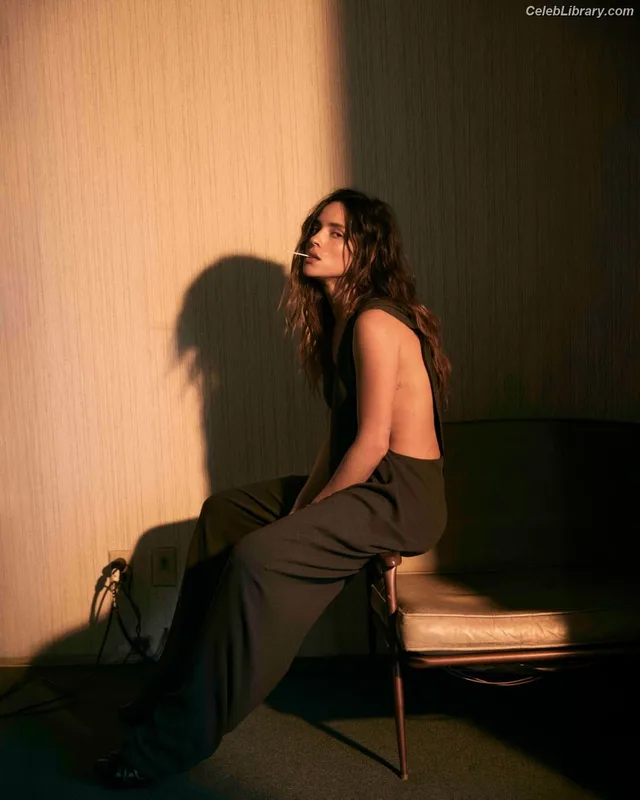 Adria Arjona photo 5 of 668
