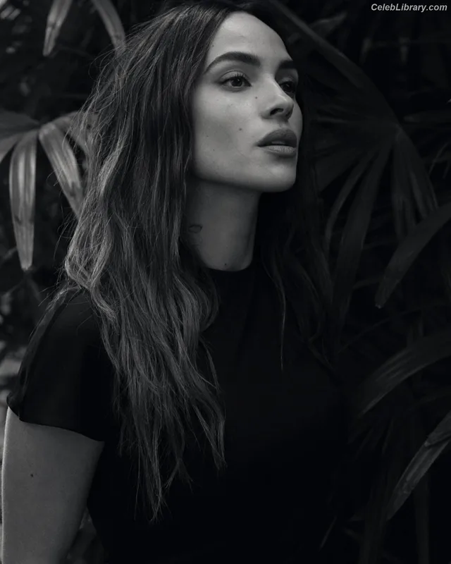 Adria Arjona photo 8 of 668
