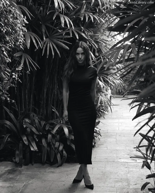 Adria Arjona photo 10 of 668