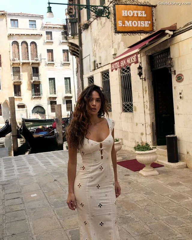 Adria Arjona photo 24 of 668