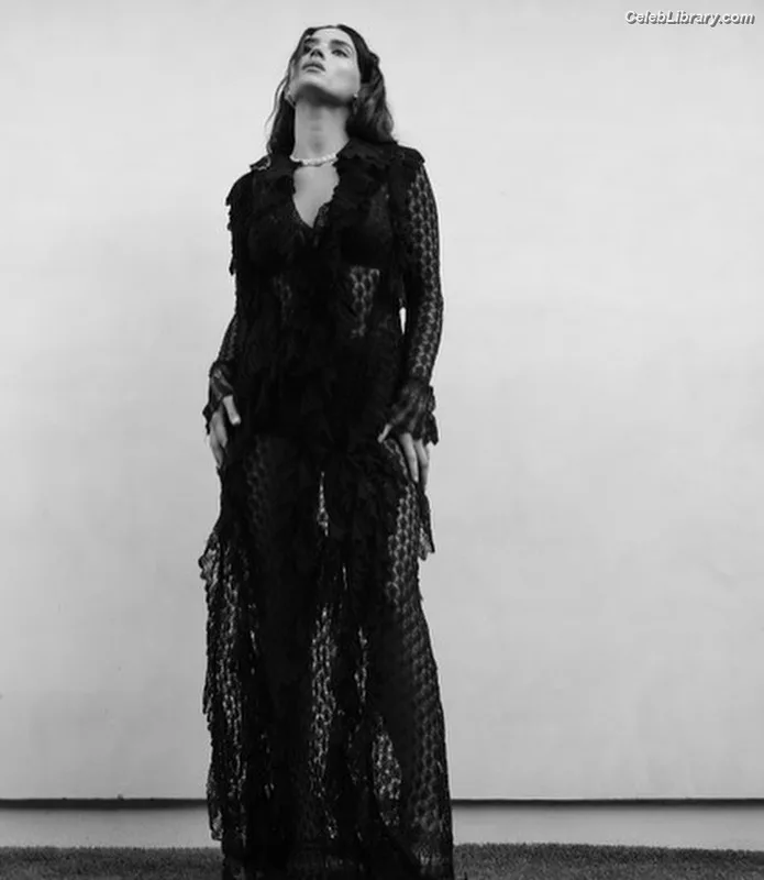 Adria Arjona photo 10 of 668