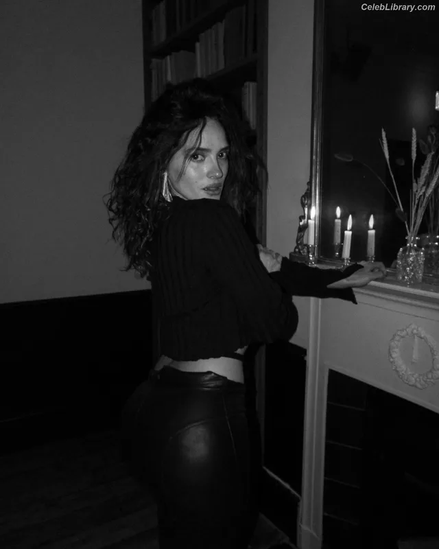 Adria Arjona photo 17 of 668
