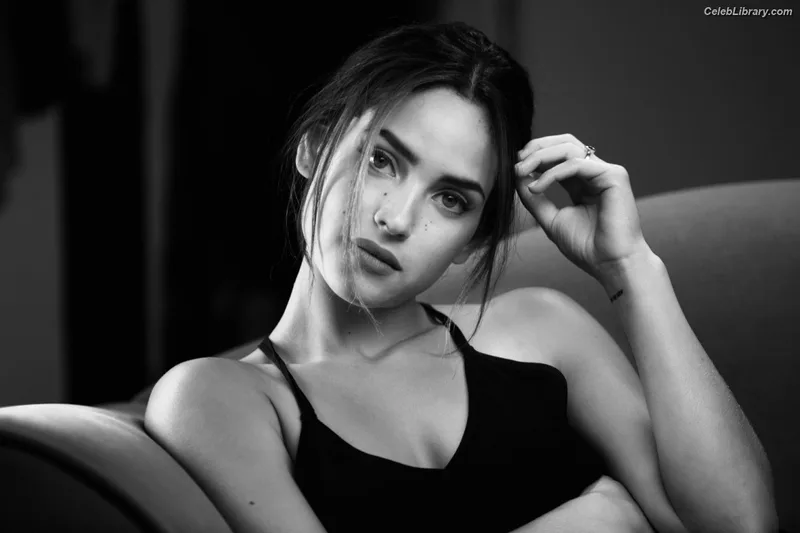 Adria Arjona photo 10 of 668