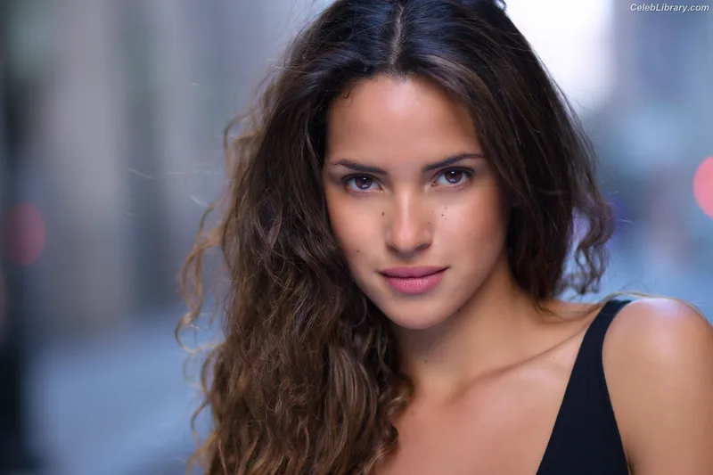 Adria Arjona photo 16 of 668