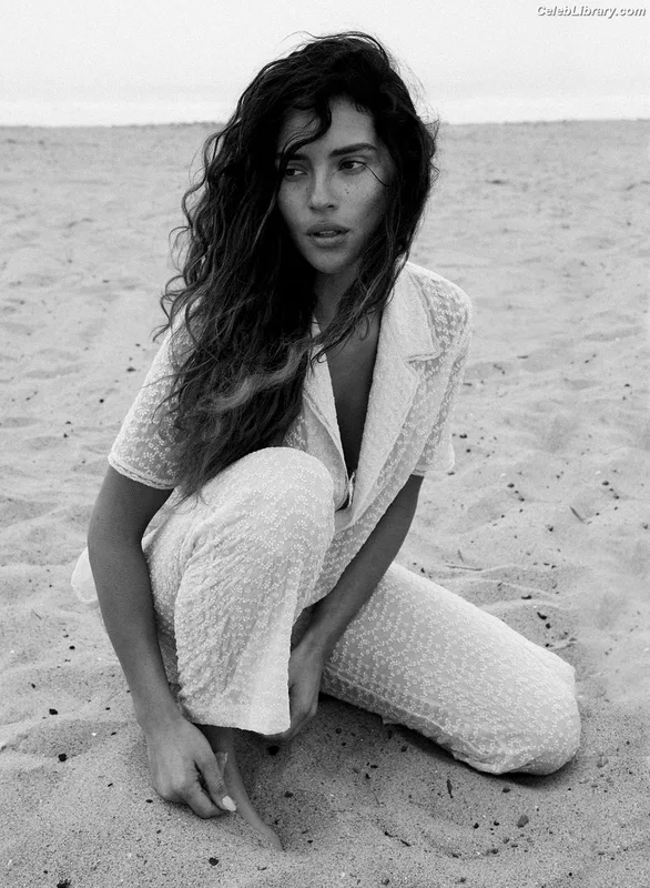 Adria Arjona photo 19 of 668