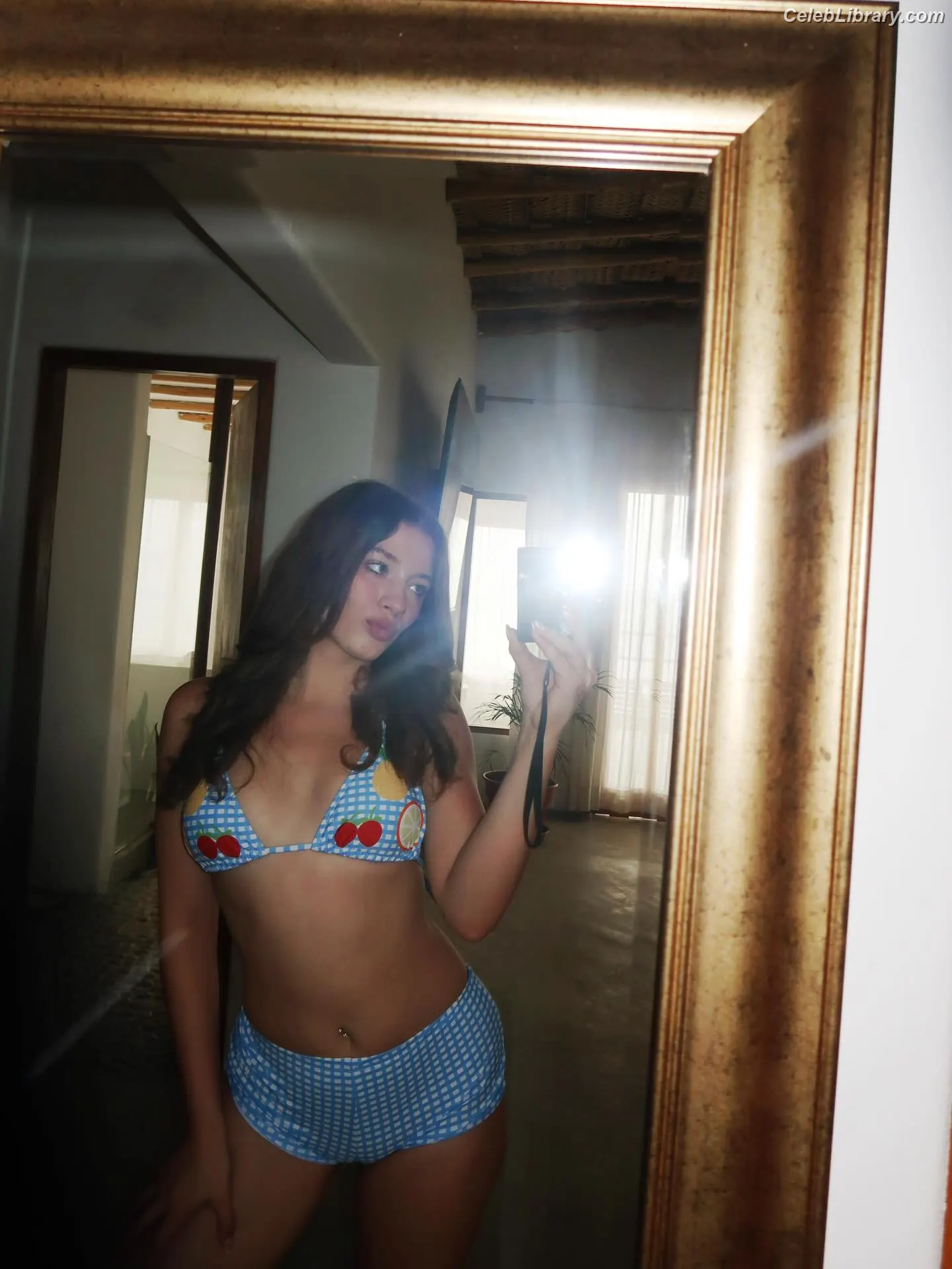 Adriana Campos-Salazar photo 14 of 91