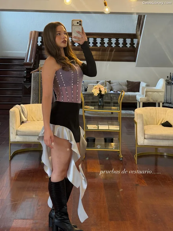 Adriana Campos-Salazar photo 9 of 92