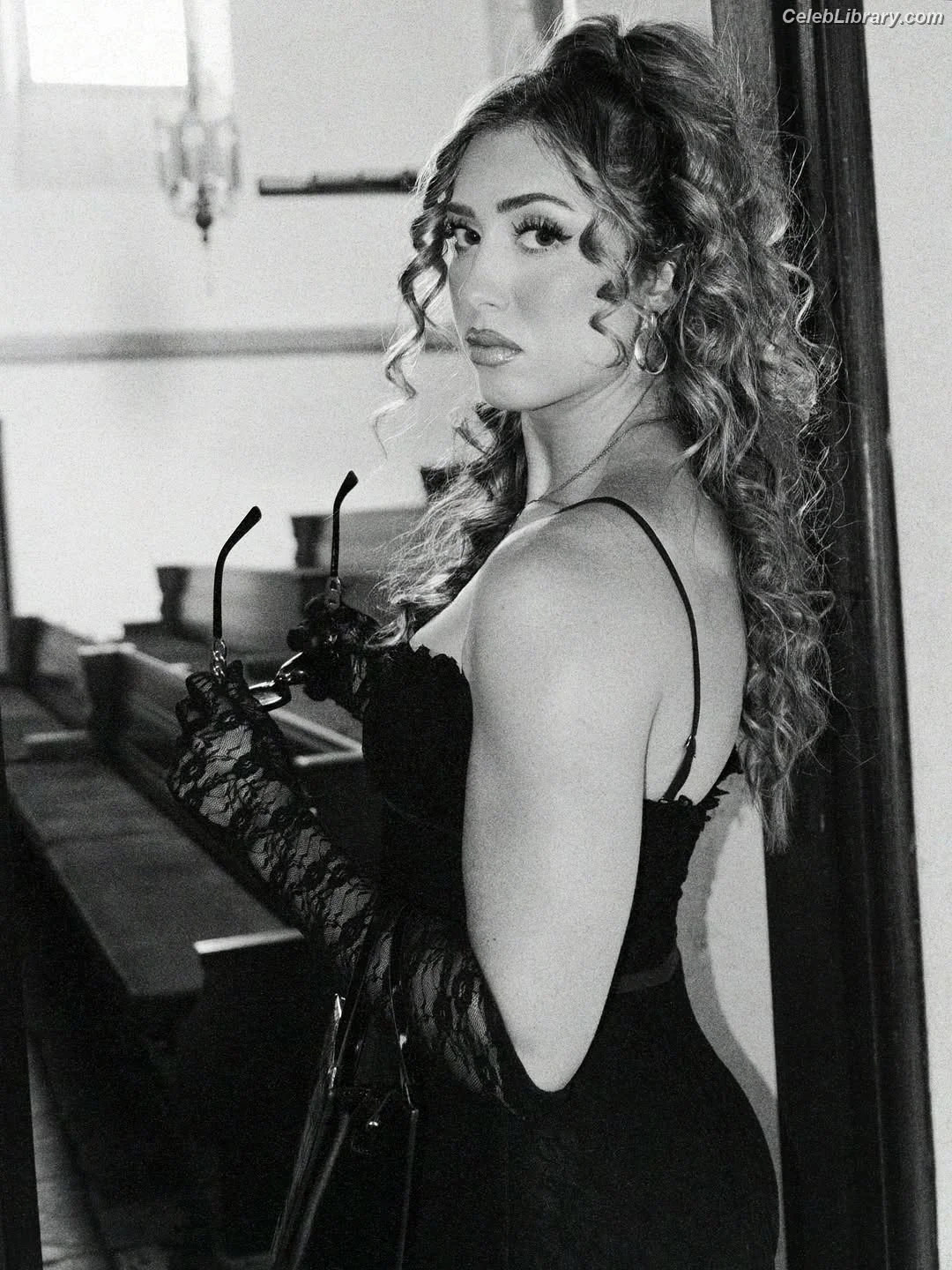 Adriana Rizzo photo 7 of 300