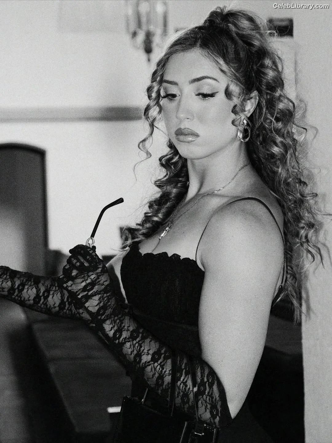 Adriana Rizzo photo 9 of 300