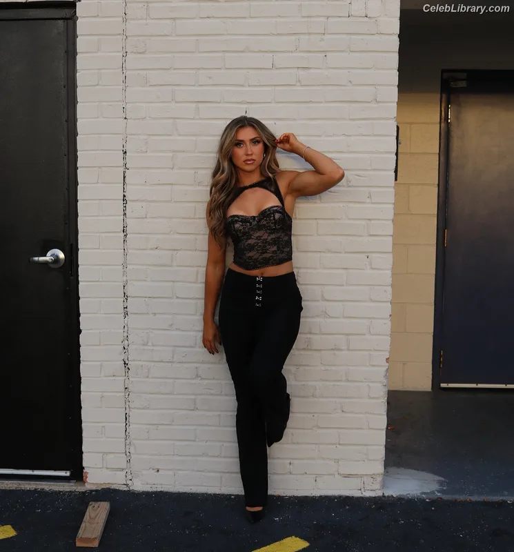 Adriana Rizzo photo 18 of 301