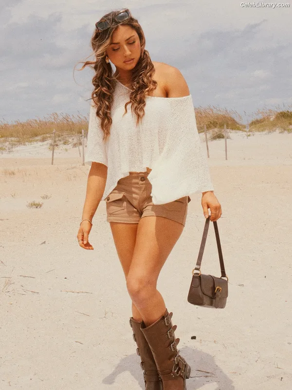 Adriana Rizzo photo 17 of 301