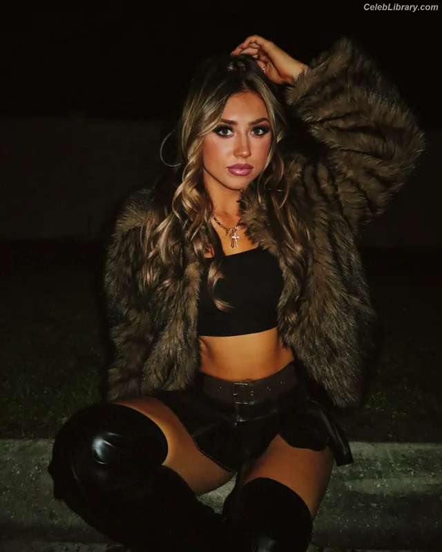 Adriana Rizzo photo 4 of 301