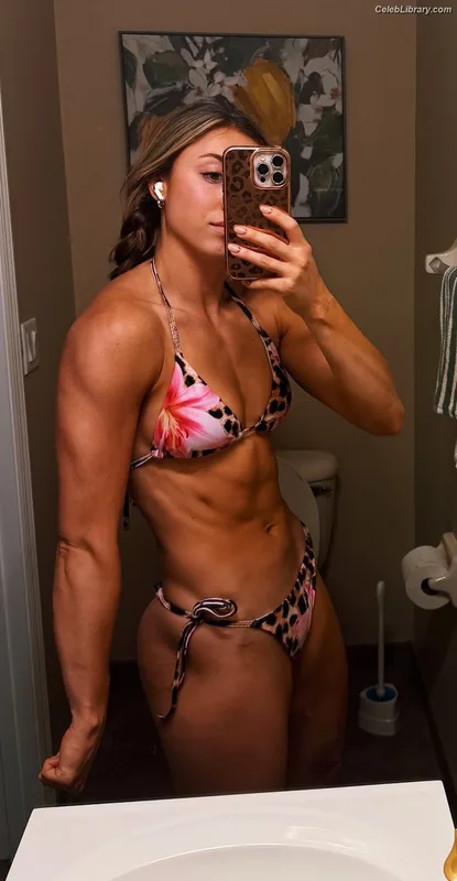 Adriana Rizzo photo 7 of 301