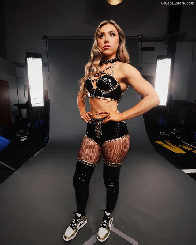Adriana Rizzo photo 8 of 301